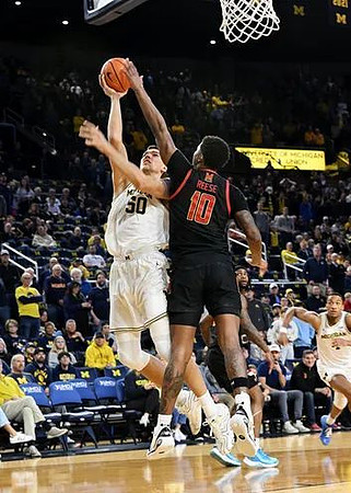 Vladislav Goldin (50) and Nimari Burnett (4)