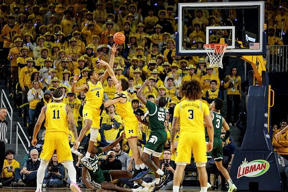 Roddy Gayle Jr. (11), Nimari Burnett (4), Will Tschetter (42), and Tre Donaldson (3)