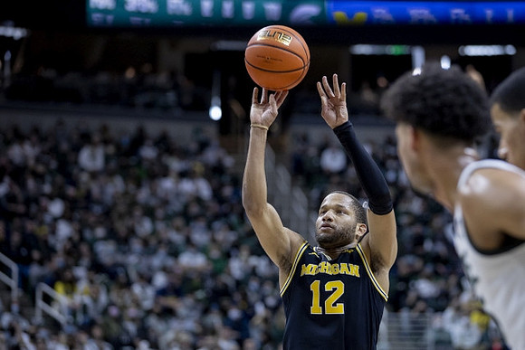 DeVante' Jones (12)