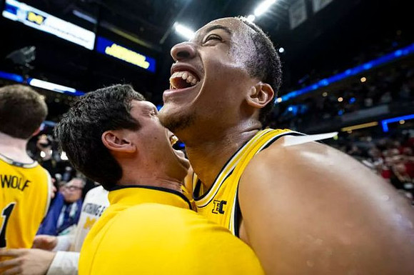 Nimari Burnett (4) and Danny Wolf (1)