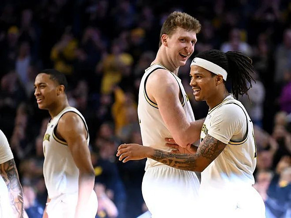 Nimari Burnett (4), Danny Wolf (1), and Rubin Jones (15)