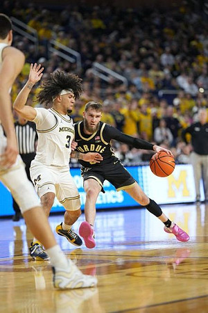 Vladislav Goldin (50) and Tre Donaldson (3)