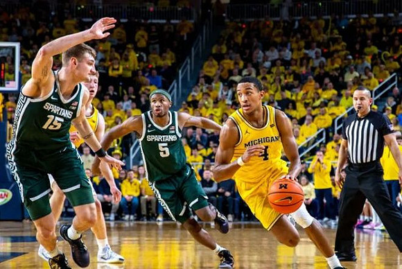 Nimari Burnett (4) and Danny Wolf (1)