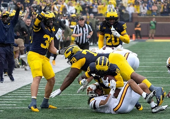Jimmy Rolder (30), Kenneth Grant (78), Zeke Berry (10), and Jyaire Hill (20)