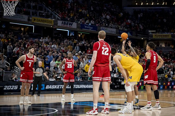 Vladislav Goldin (50) and Tre Donaldson (3)