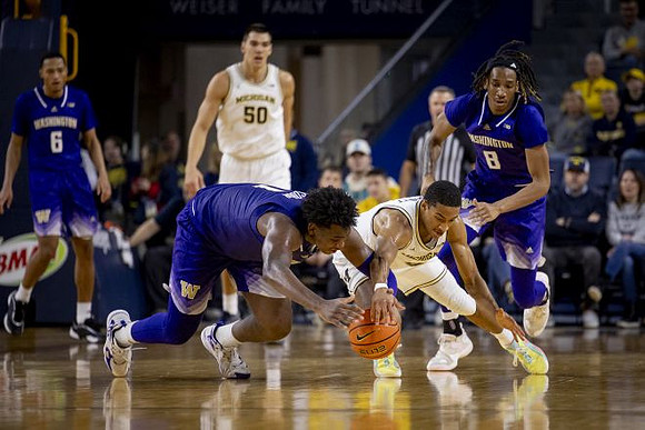 Vladislav Goldin (50) and Nimari Burnett (4)