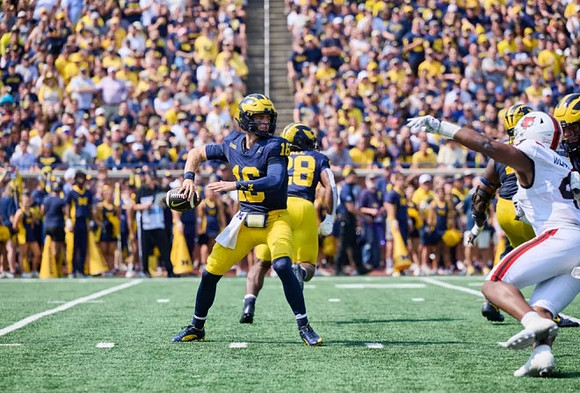 Davis Warren (16) and Benjamin Hall (28)