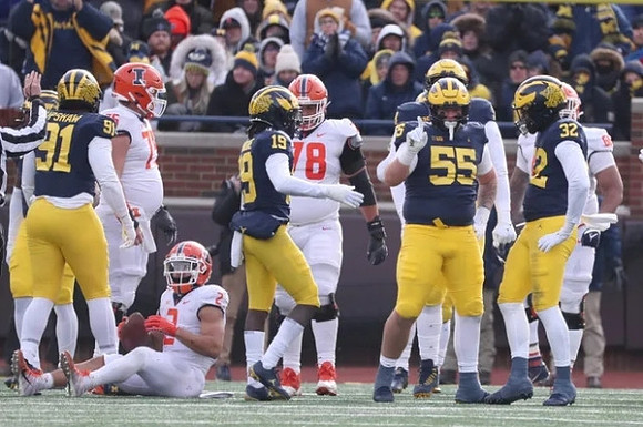 Taylor Upshaw (91), Rod Moore (19), Mason Graham (55), and Jaylen Harrell (32)