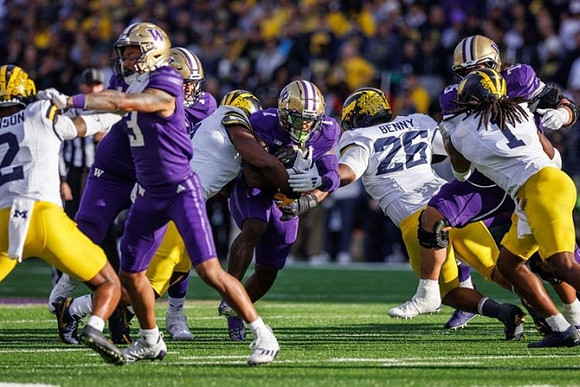 Will Johnson (2), Rayshaun Benny (26), and Jaishawn Barham (1)