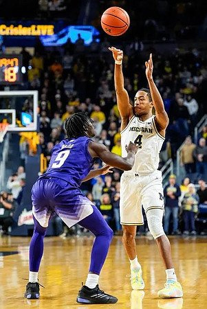 Nimari Burnett (4)