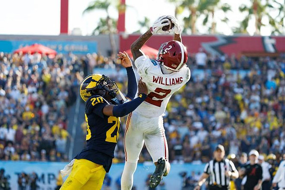 Jyaire Hill (20)