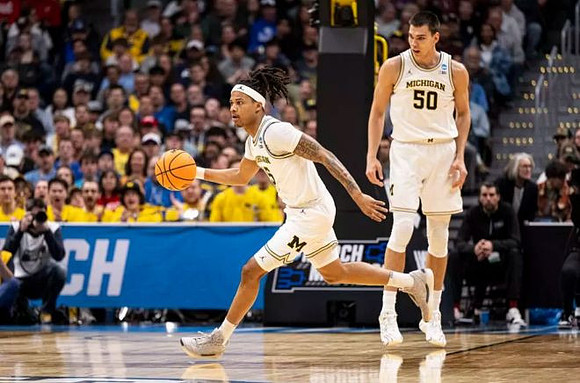 Rubin Jones (15) and Vladislav Goldin (50)