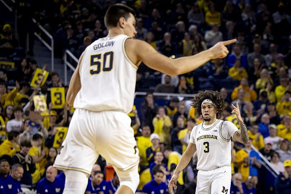 Vladislav Goldin (50) and Tre Donaldson (3)