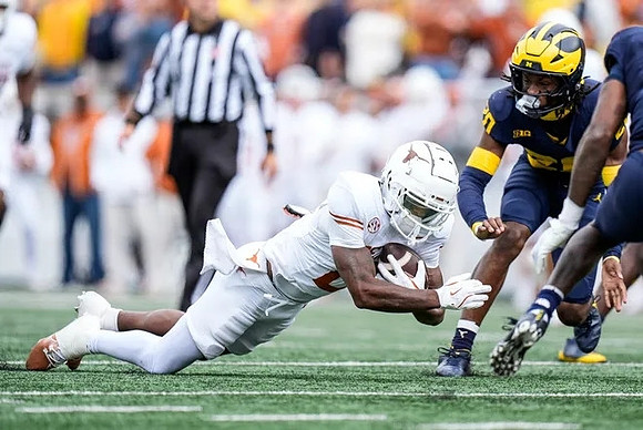 Jyaire Hill (20)