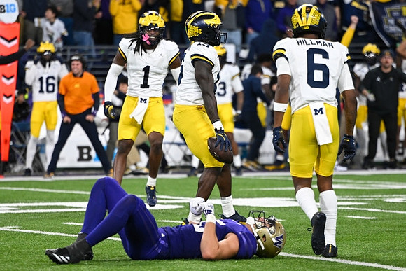 Jaishawn Barham (1), Ernest Hausmann (15), and Brandyn Hillman (6)