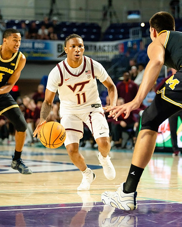 Nimari Burnett (4) and Vladislav Goldin (50)