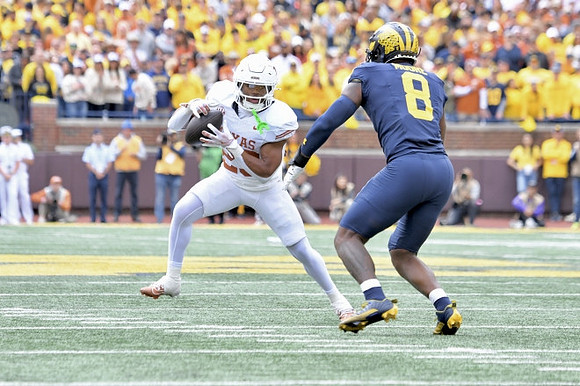 Derrick Moore (8)