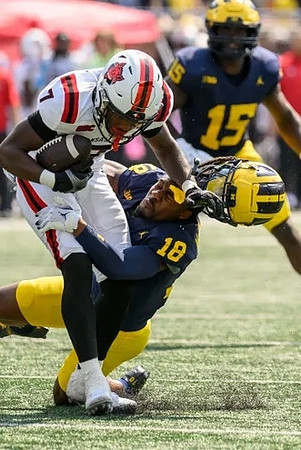 Ja'Den McBurrows (18) and Ernest Hausmann (15)