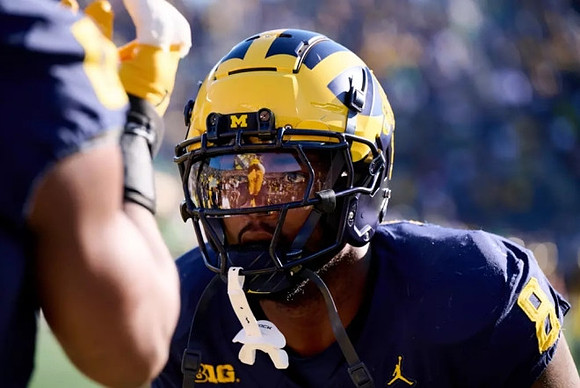 Derrick Moore (8)
