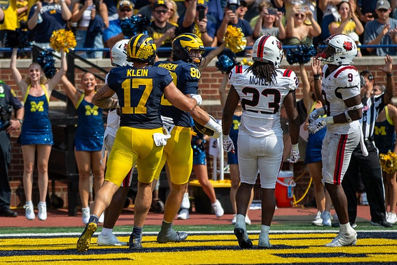 Marlin Klein (17) and Hogan Hansen (80)