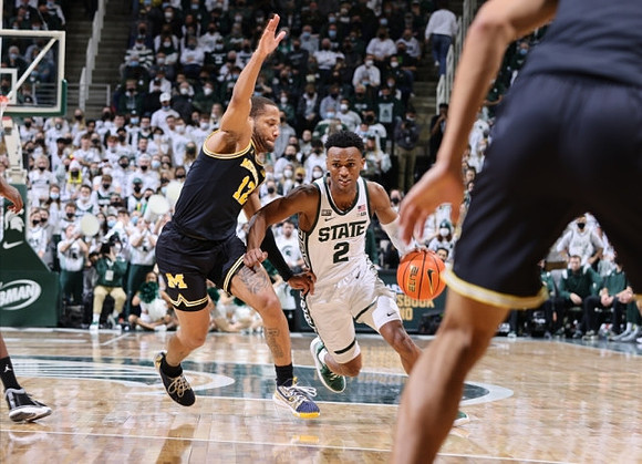 DeVante' Jones (12)