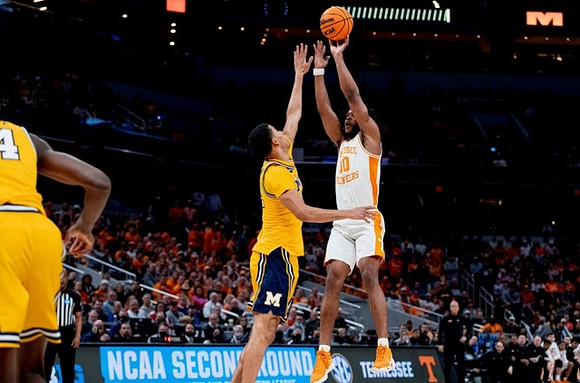 Moussa Diabate (14) and Caleb Houstan (22)