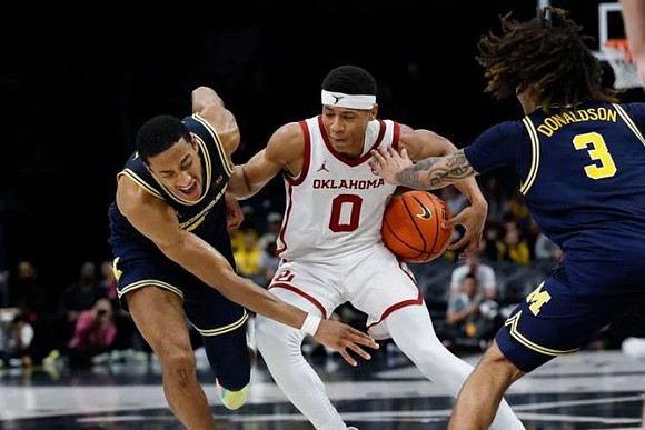 Nimari Burnett (4) and Tre Donaldson (3)