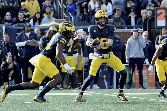 Kalel Mullings (20) and Davis Warren (16)