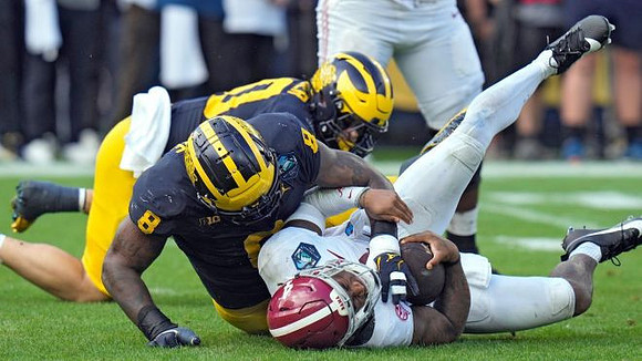 Derrick Moore (8)