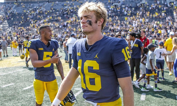 C.J. Charleston (5) and Davis Warren (16)