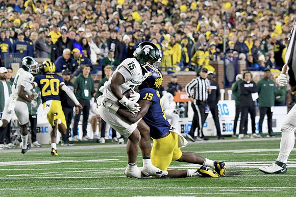 Jyaire Hill (20) and Ernest Hausmann (15)