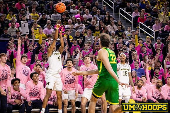 Nimari Burnett (4) and Rubin Jones (15)