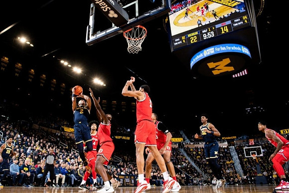 Jace Howard (25), Kobe Bufkin (2), and Tarris Reed Jr. (32)
