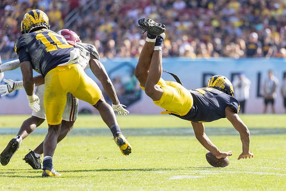 Zeke Berry (10) and Brandyn Hillman (6)