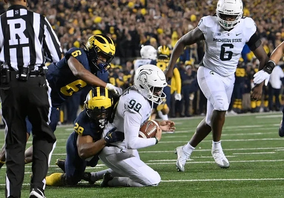 Cornelius Johnson (6) and Quinten Johnson (28)