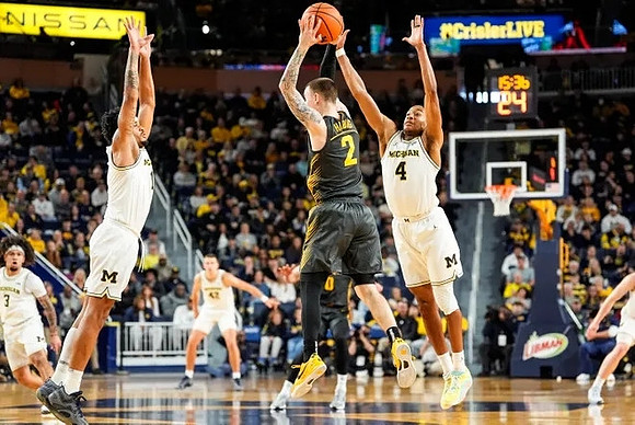 Tre Donaldson (3), Roddy Gayle Jr. (11), Will Tschetter (42), and Nimari Burnett (4)