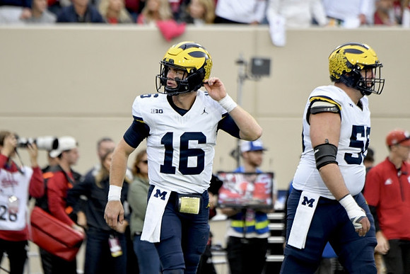 Davis Warren (16) and Giovanni El-Hadi (58)