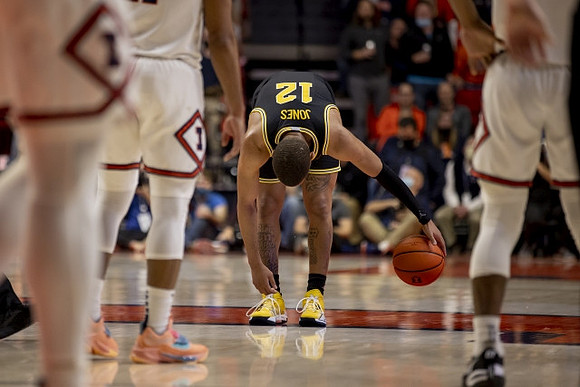 DeVante' Jones (12)