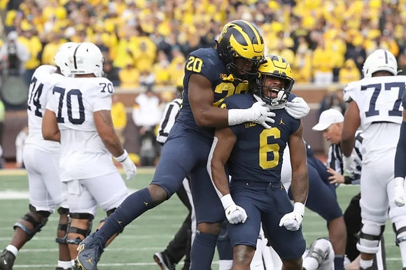 Kalel Mullings (20) and R.J. Moten (6)