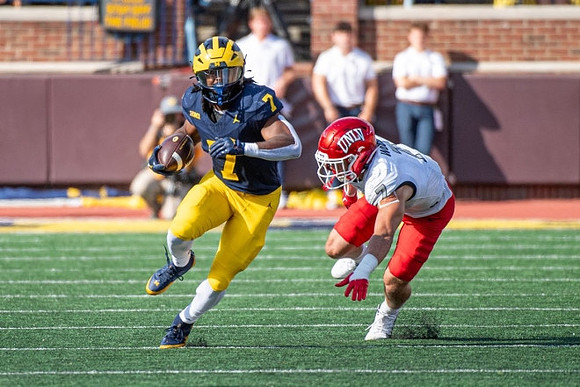 Donovan Edwards (7)