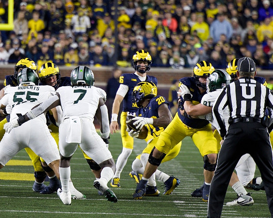 Davis Warren (16) and Kalel Mullings (20)