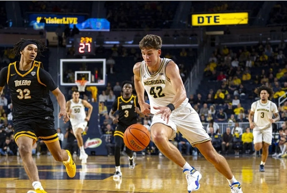 Vladislav Goldin (50), Will Tschetter (42), and Tre Donaldson (3)