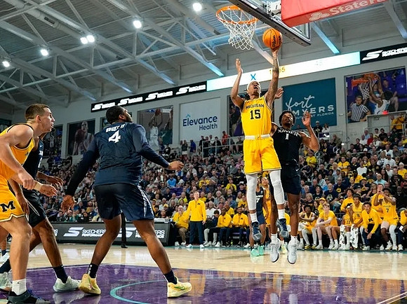 Will Tschetter (42) and Rubin Jones (15)