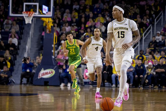 Nimari Burnett (4) and Rubin Jones (15)