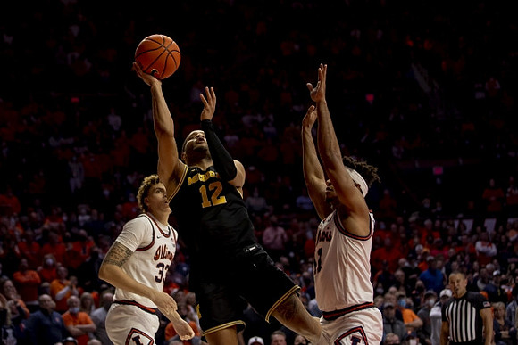 DeVante' Jones (12)