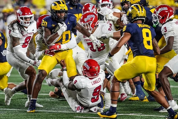 Kalel Mullings (20) and Tyler Morris (8)