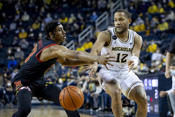 DeVante' Jones (12)