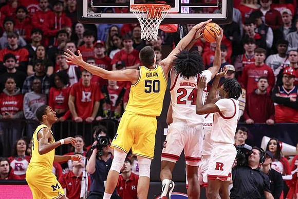 Nimari Burnett (4) and Vladislav Goldin (50)