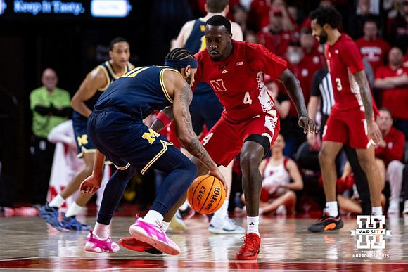 Nimari Burnett (4) and Roddy Gayle Jr. (11)