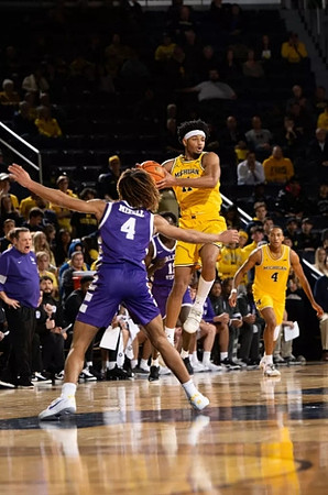 Roddy Gayle Jr. (11) and Nimari Burnett (4)